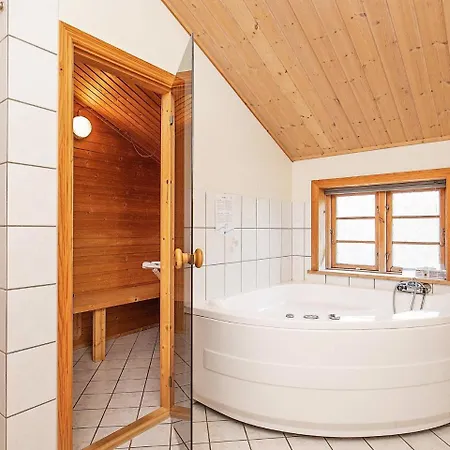 Three-bedroom Holiday In Ringkobing 6 * Søndervig