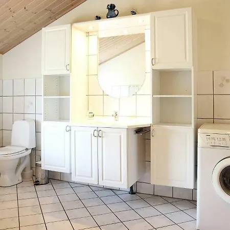 Prázdninový dům Three-bedroom Holiday In Ringkobing 6 *